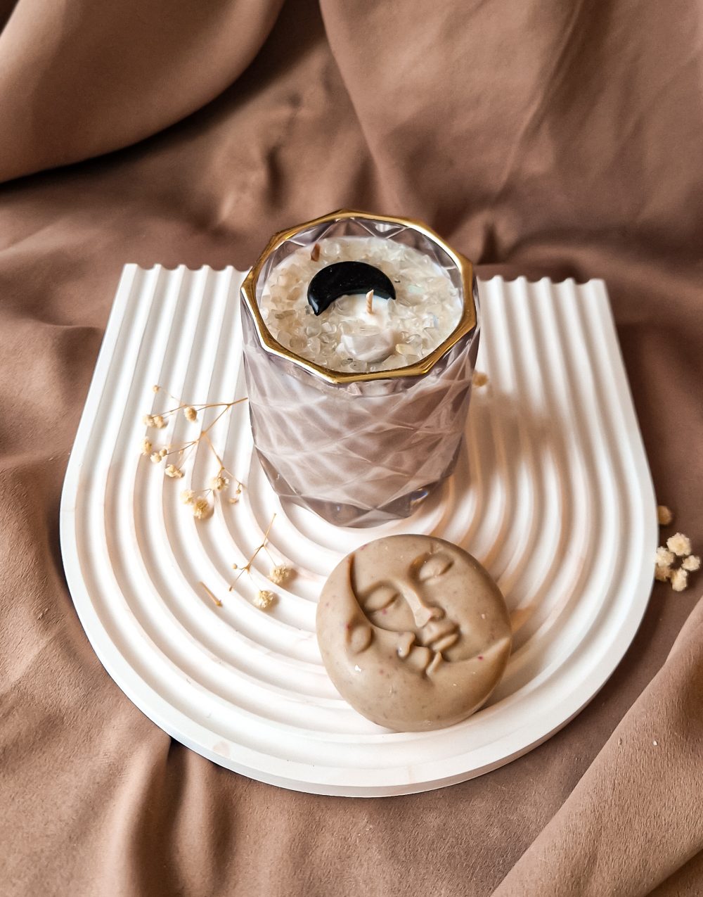 Spirituelle Reinigungskerze mit Obsidian und Mondstein – Schutz und Harmonie – Bild 3