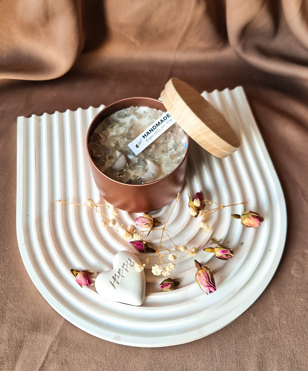 Mondstein-Kerze für Harmonie und Intuition – in stilvoller Rosé-Gold-Dose mit Holzdeckel – Bild 5
