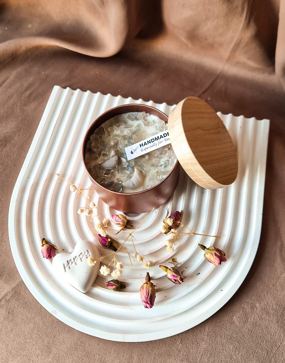 Mondstein-Kerze für Harmonie und Intuition – in stilvoller Rosé-Gold-Dose mit Holzdeckel – Bild 3